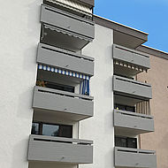 Mehrfamilienhaus in Kernen-Rommelshausen, Detailansicht der Balkone